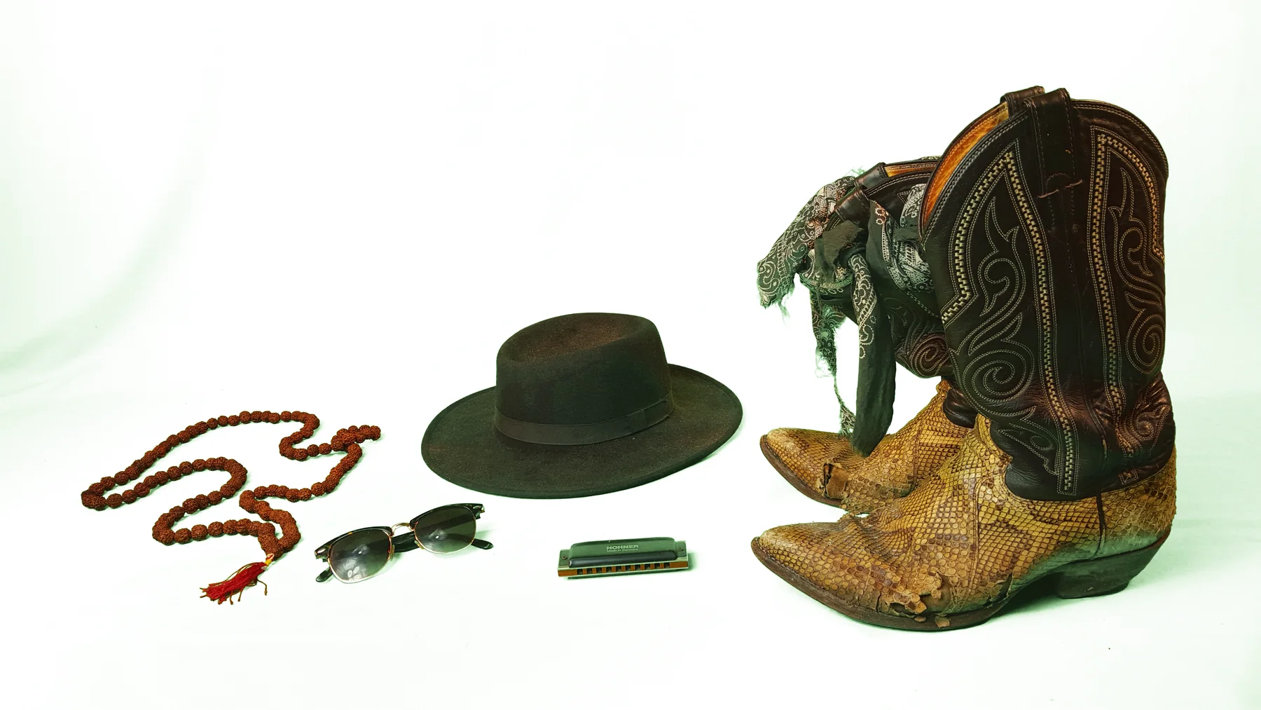 Mr. Juke Lightning instruments and personal objects